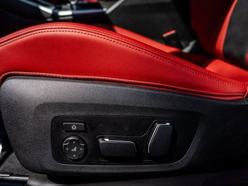 Used 2025 BMW M4 Competition image 18