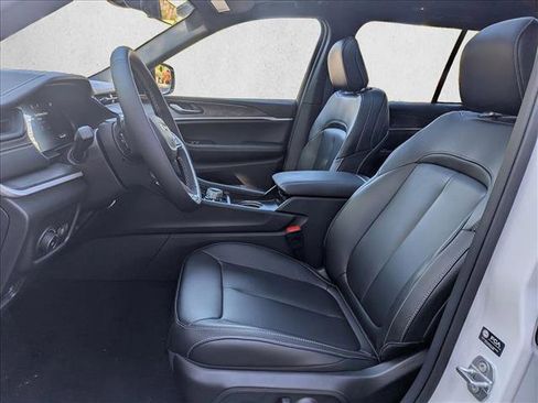 New 2026 Jeep Grand Cherokee Limited w/ Limited Altitude Package image 4