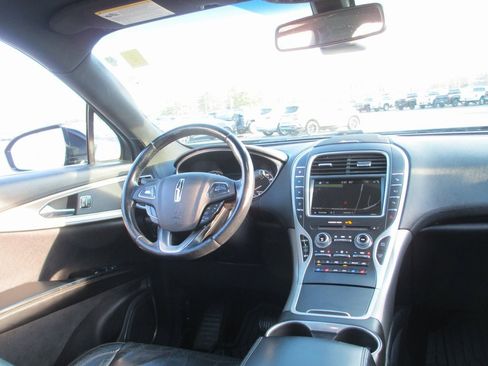 Used 2017 Lincoln MKX Reserve image 22