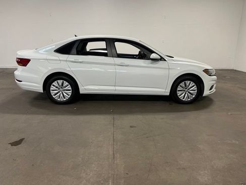 Used 2019 Volkswagen Jetta S w/ Driver Assistance Package FWD image 2
