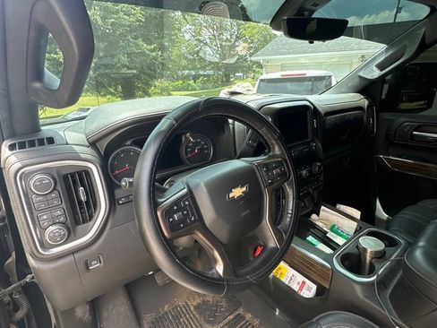 Used 2020 Chevrolet Silverado 2500 High Country w/ Technology Package AWD/4WD image 26