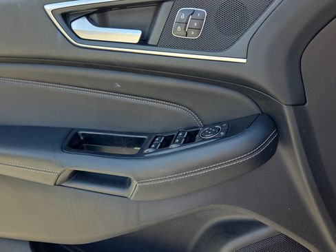 Used 2018 Ford Edge Titanium w/ Ford Safe & Smart Package FWD image 27