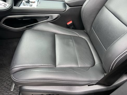 Certified 2023 Jaguar F-PACE R-Dynamic S image 18