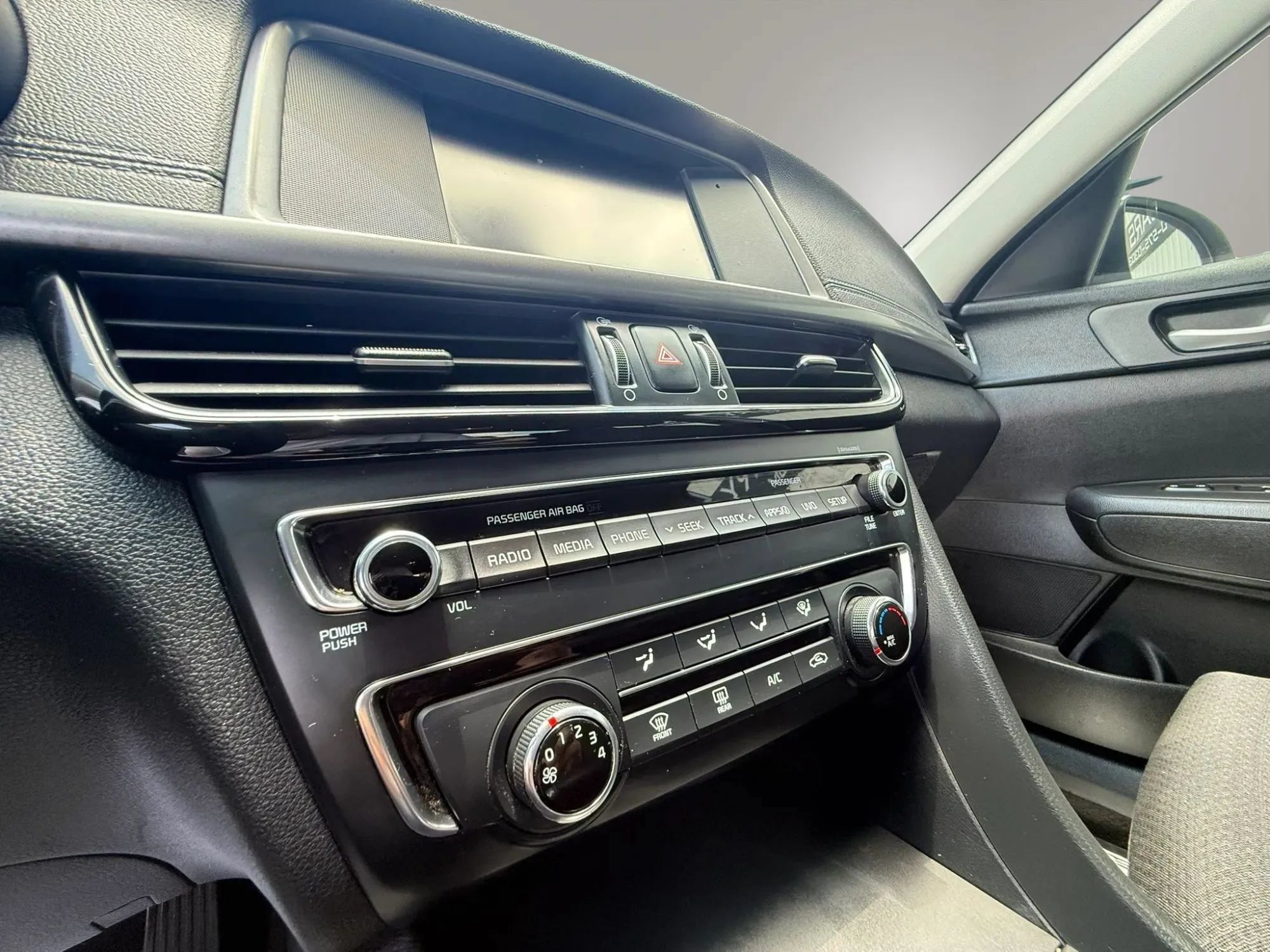 Used 2018 Kia Optima LX FWD image 18