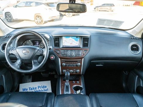 Used 2017 Nissan Pathfinder Platinum w/ Family Entertainment Package image 19