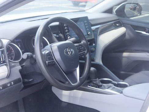 Used 2022 Toyota Camry LE FWD image 4