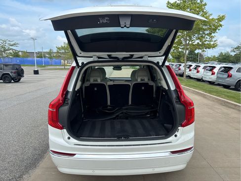 Used 2025 Volvo XC90 B5 Core w/ Protection Package Premier AWD/4WD image 13