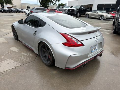 Used 2015 Nissan 370Z NISMO RWD image 4