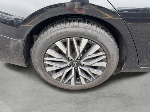 Used 2024 Nissan Altima 2.5 SV FWD image 9