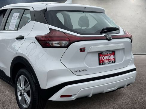 Used 2024 Nissan Kicks S FWD image 5