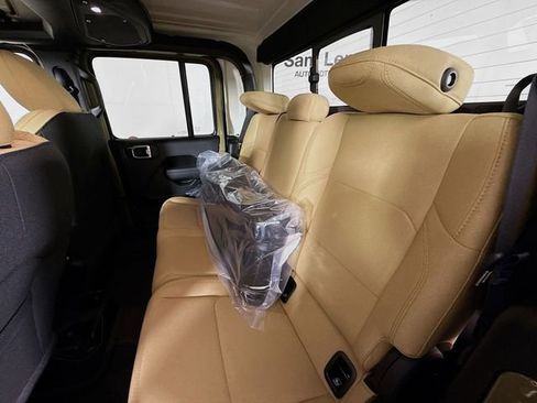 New 2026 Jeep Gladiator Willys AWD/4WD image 23