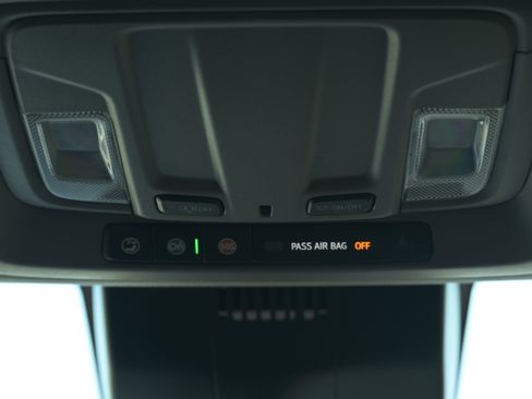 Used 2023 Chevrolet Silverado 1500 Custom image 10