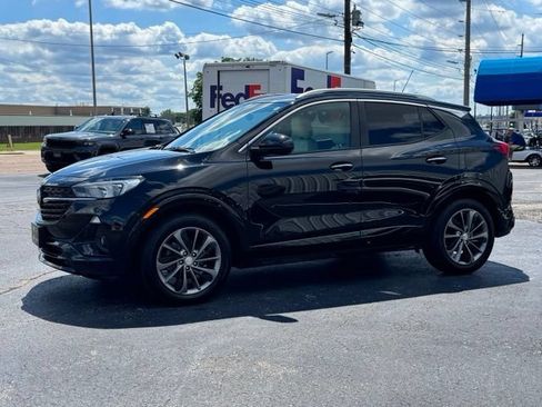 Used 2021 Buick Encore GX Preferred w/ Sport Touring Package FWD image 3
