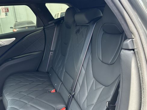 Used 2025 BMW XM AWD/4WD image 32