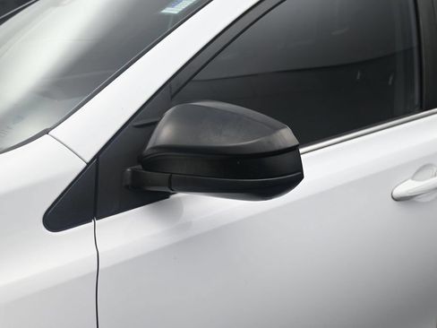 Used 2017 Toyota RAV4 LE FWD image 17