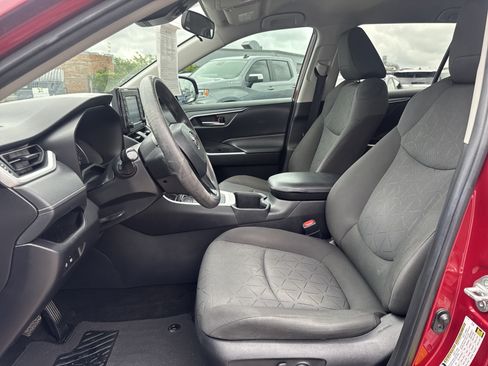 Used 2022 Toyota RAV4 XLE FWD image 25