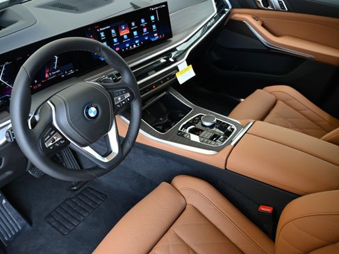 New 2026 BMW X5 xDrive50e image 10