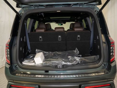 New 2026 Nissan Armada Platinum image 6