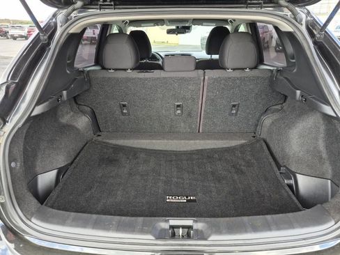 Used 2020 Nissan Rogue Sport S image 8