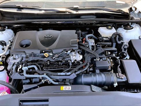Used 2025 Toyota Camry Hybrid FWD image 31