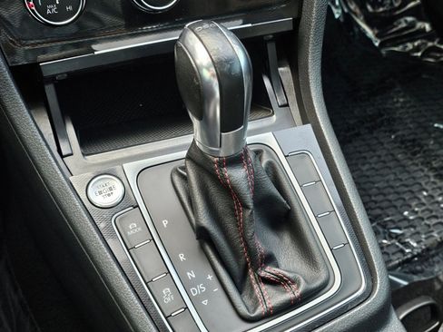 Used 2015 Volkswagen GTI SE image 12