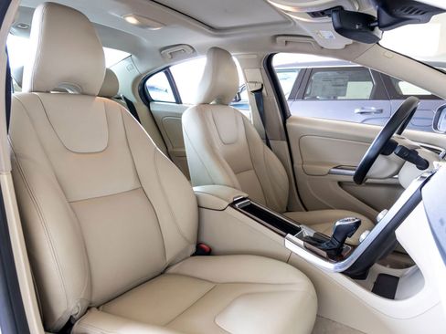 Used 2015 Volvo S60 T5 Premier image 25