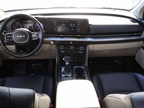 Used 2024 Kia Carnival LX FWD image 13