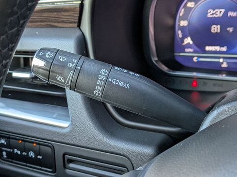 Certified 2023 Chevrolet Suburban LT image 16