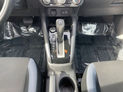 Used 2025 Nissan Versa SV image 40