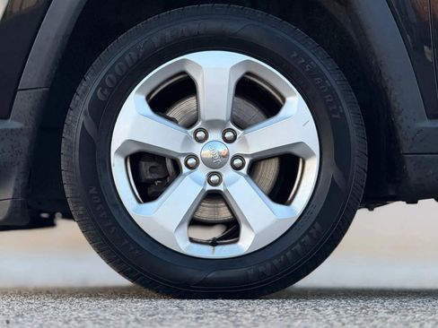 Used 2017 Jeep Compass Latitude w/ Popular Equipment Group image 31