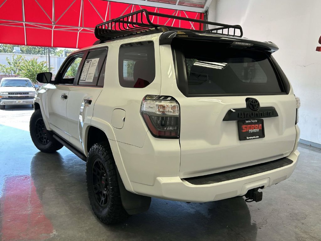 Used 2021 Toyota 4Runner Venture w/ Moonroof Package AWD/4WD image 5