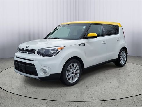 Used 2019 Kia Soul + image 4