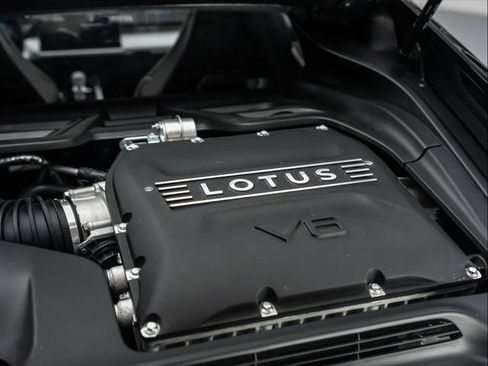 Used 2025 Lotus Emira RWD image 29