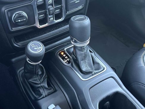 New 2025 Jeep Gladiator Sport image 20