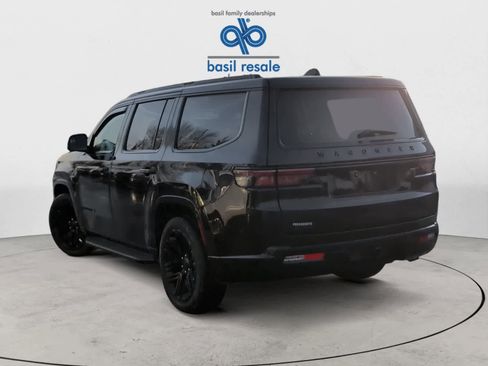 Used 2023 Jeep Wagoneer Series II image 4