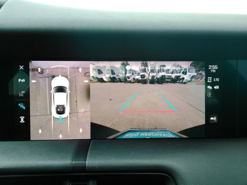 Used 2022 Porsche Taycan image 8