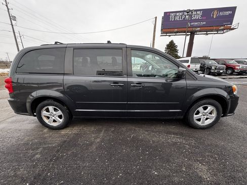 Used 2012 Dodge Grand Caravan SXT image 30