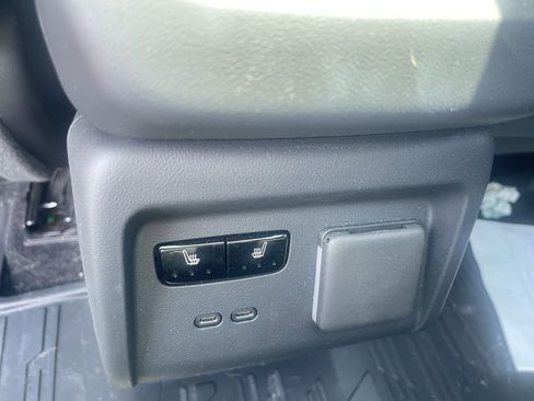 Certified 2025 Cadillac Optiq Luxury 2 w/ LPO, Floor Liner Package AWD/4WD image 25