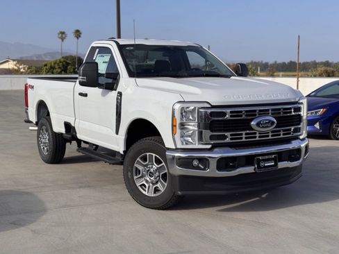 Used 2025 Ford F350 XLT w/ FX4 Off-Road Package AWD/4WD image 2