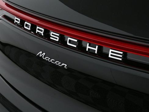 New 2025 Porsche Macan image 37