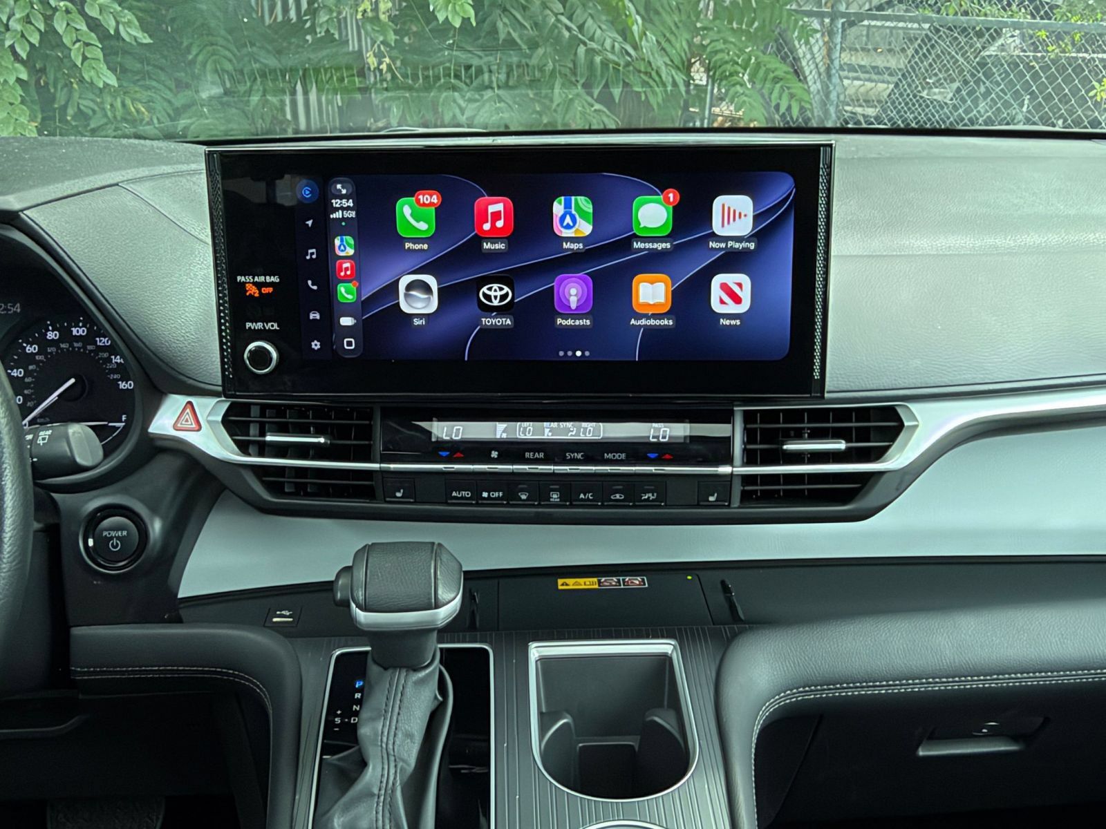 Used 2025 Toyota Sienna XLE FWD image 16