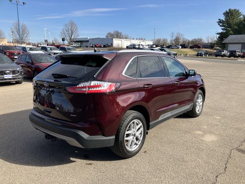 Used 2024 Ford Edge SEL w/ Convenience Package AWD/4WD image 6