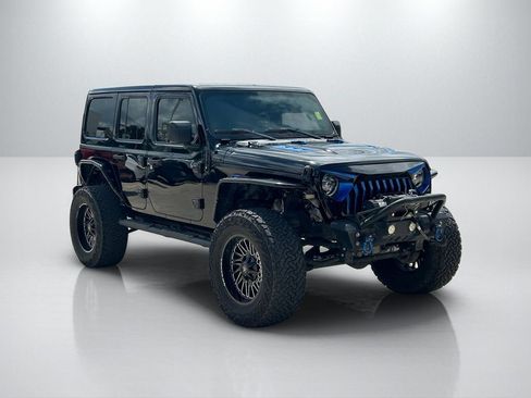 Used 2019 Jeep Wrangler Unlimited Rubicon AWD/4WD image 3