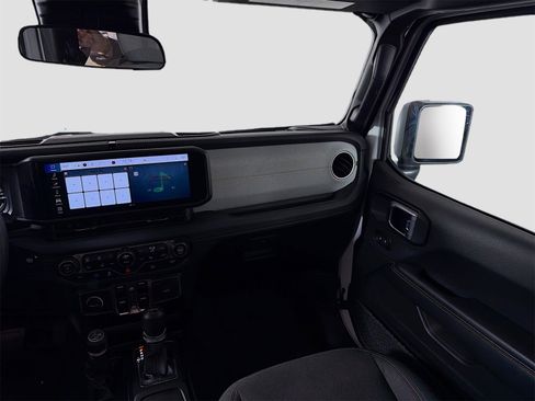 Used 2024 Jeep Wrangler Unlimited Sahara image 25