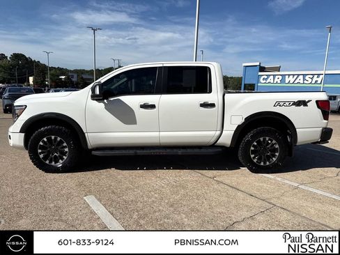 Used 2023 Nissan Titan PRO-4X w/ Pro-4x Convenience Package AWD/4WD image 14