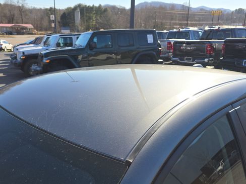 Used 2022 Nissan Sentra SR image 11