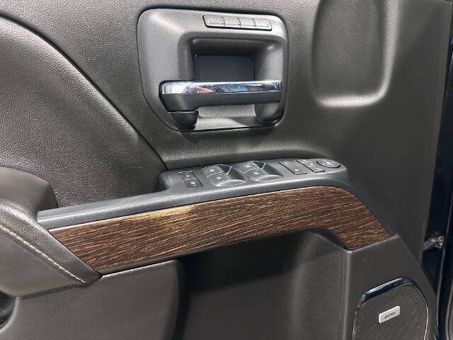 Used 2019 GMC Sierra 3500 Denali w/ Duramax Plus Package AWD/4WD image 18