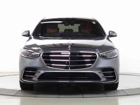 Used 2022 Mercedes-Benz S 580 4MATIC Sedan image 2