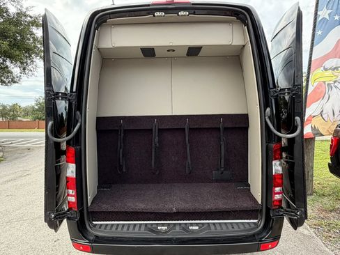Used 2012 Mercedes-Benz Sprinter 2500 image 11