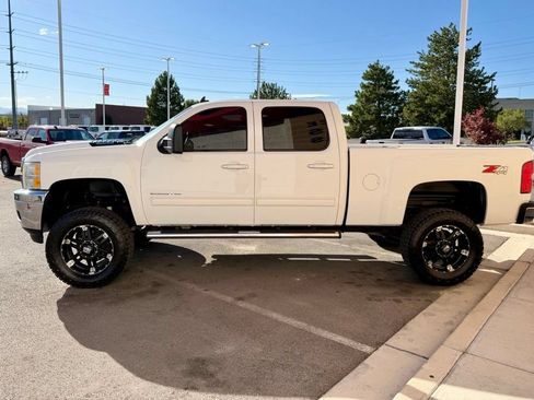 Used 2011 Chevrolet Silverado 2500 LTZ w/ LTZ Plus Package AWD/4WD image 9